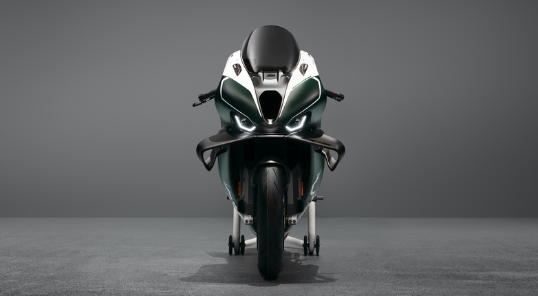 P90640673_highRes_bmw-motorrad-m-1000-.jpg