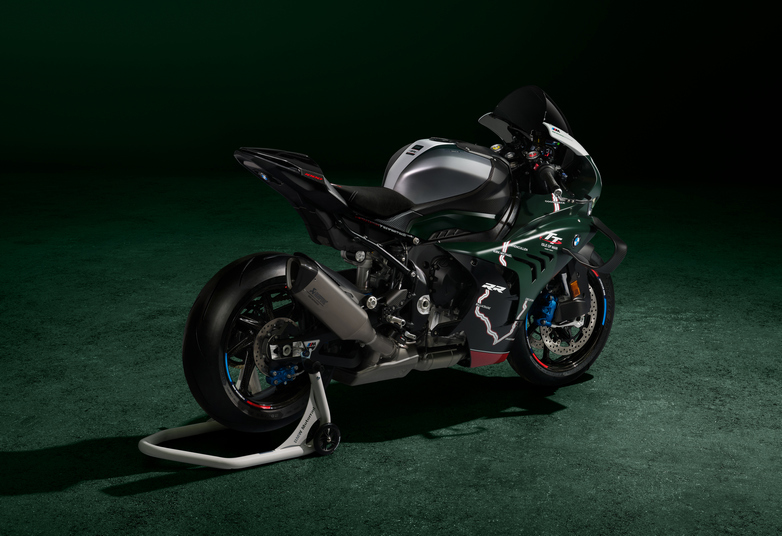 P90640674_highRes_bmw-motorrad-m-1000-.jpg