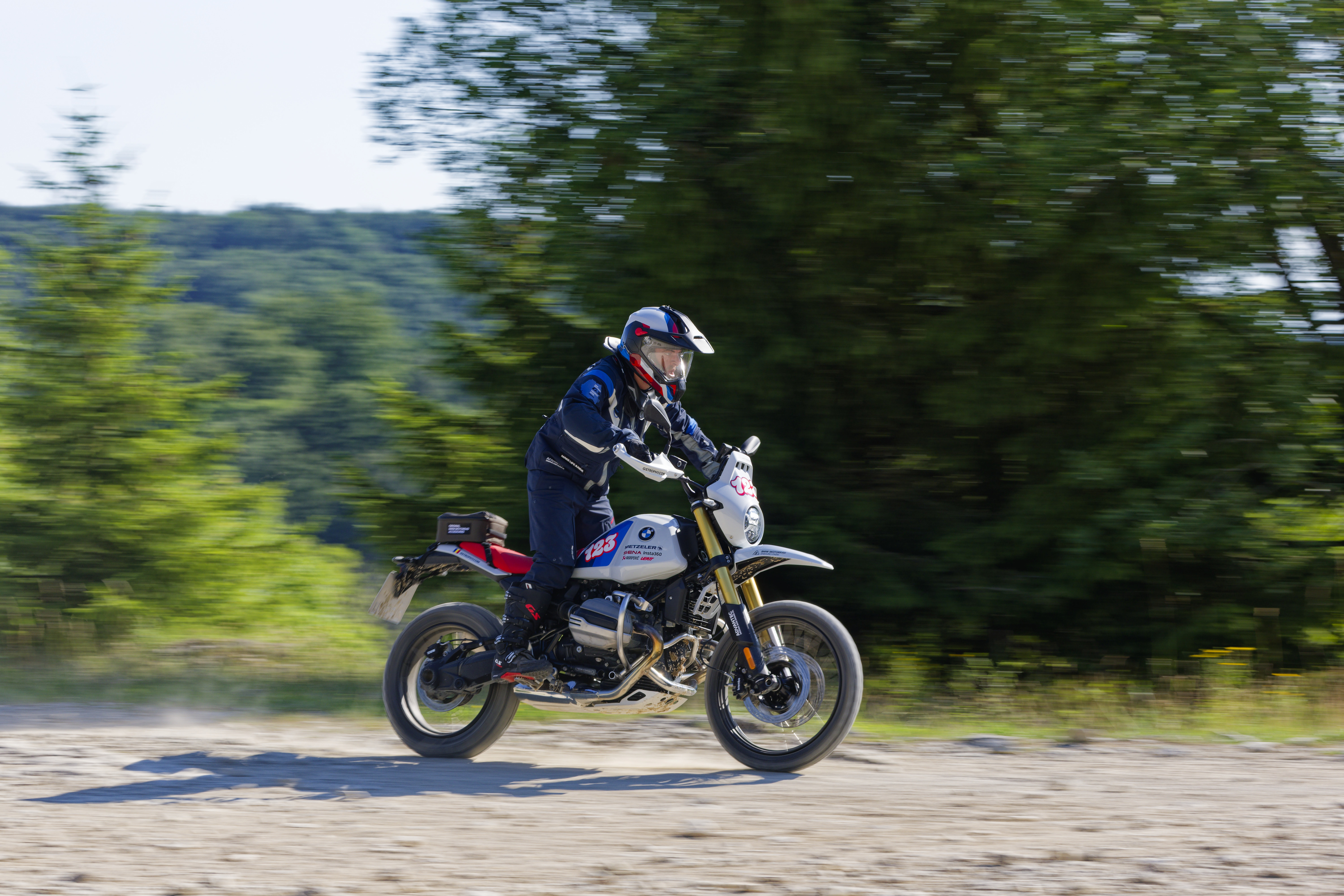 P90647894_highRes_bmw-r-12-g-s-gs-trop.jpg
