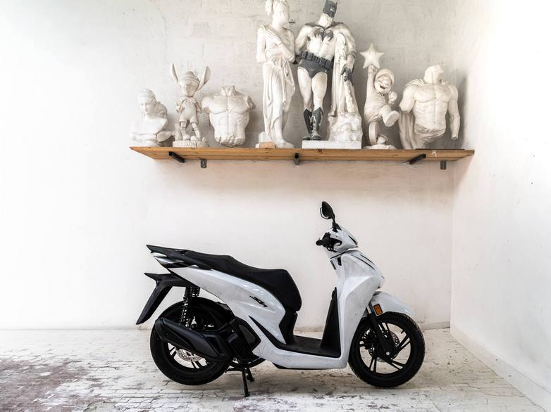 576191_Honda_celebrates_25_years_of_the_SH125i_with_the_SH_Marmo_and_Hanami_Two.jpg