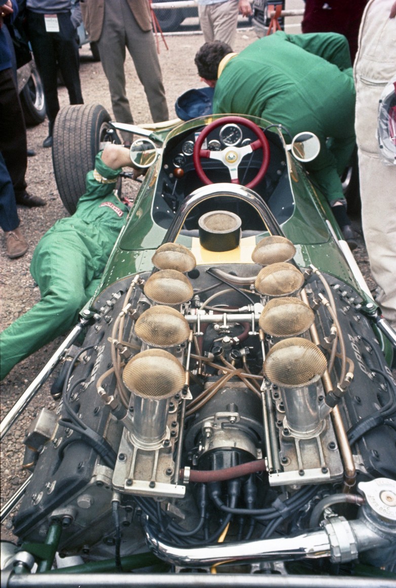 1967_F1_Holland_Ford_DFV_Engine (1).jpg