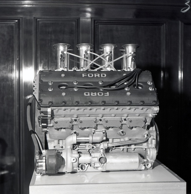 1967_Ford_DFV_Engine.jpg